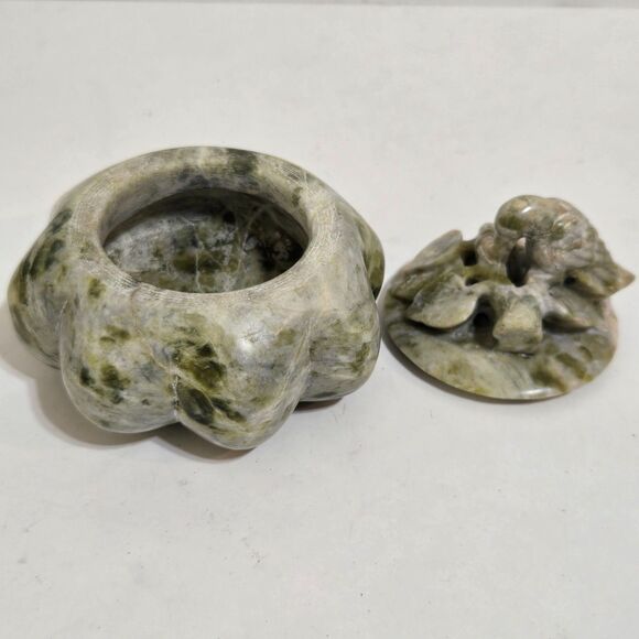 Vintage hand Carved Green Soapstone Bird On leaves Trinket Box 3" tall Stone - Picture 5 of 8